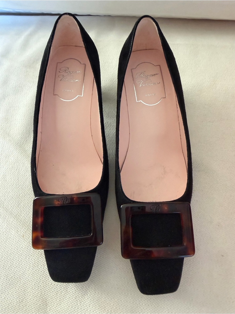 Roger Vivier Belle Vivier Black Suede Tortoiseshell Buckle Pumps Excellent condi